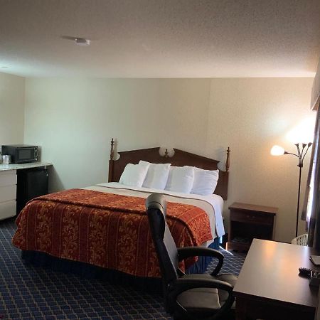 Regency Inn & Suites West Springfield Bagian luar foto