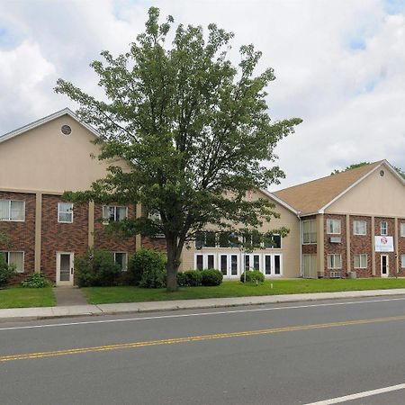 Regency Inn & Suites West Springfield Bagian luar foto