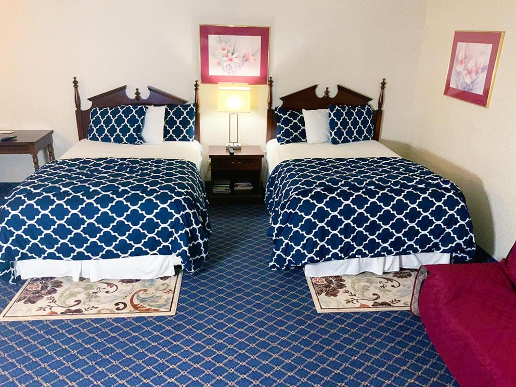 Regency Inn & Suites West Springfield Bagian luar foto