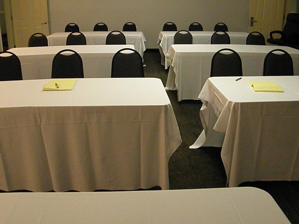 Regency Inn & Suites West Springfield Bagian luar foto