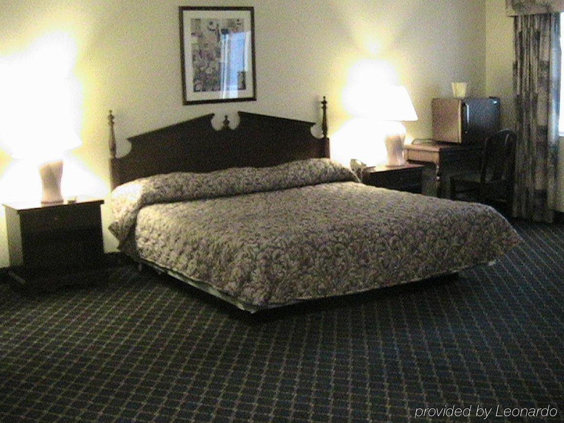 Regency Inn & Suites West Springfield Ruang foto
