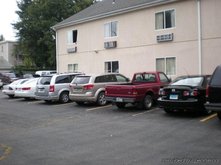 Regency Inn & Suites West Springfield Bagian luar foto