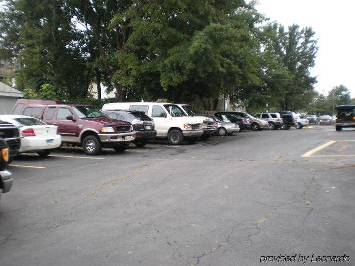 Regency Inn & Suites West Springfield Bagian luar foto