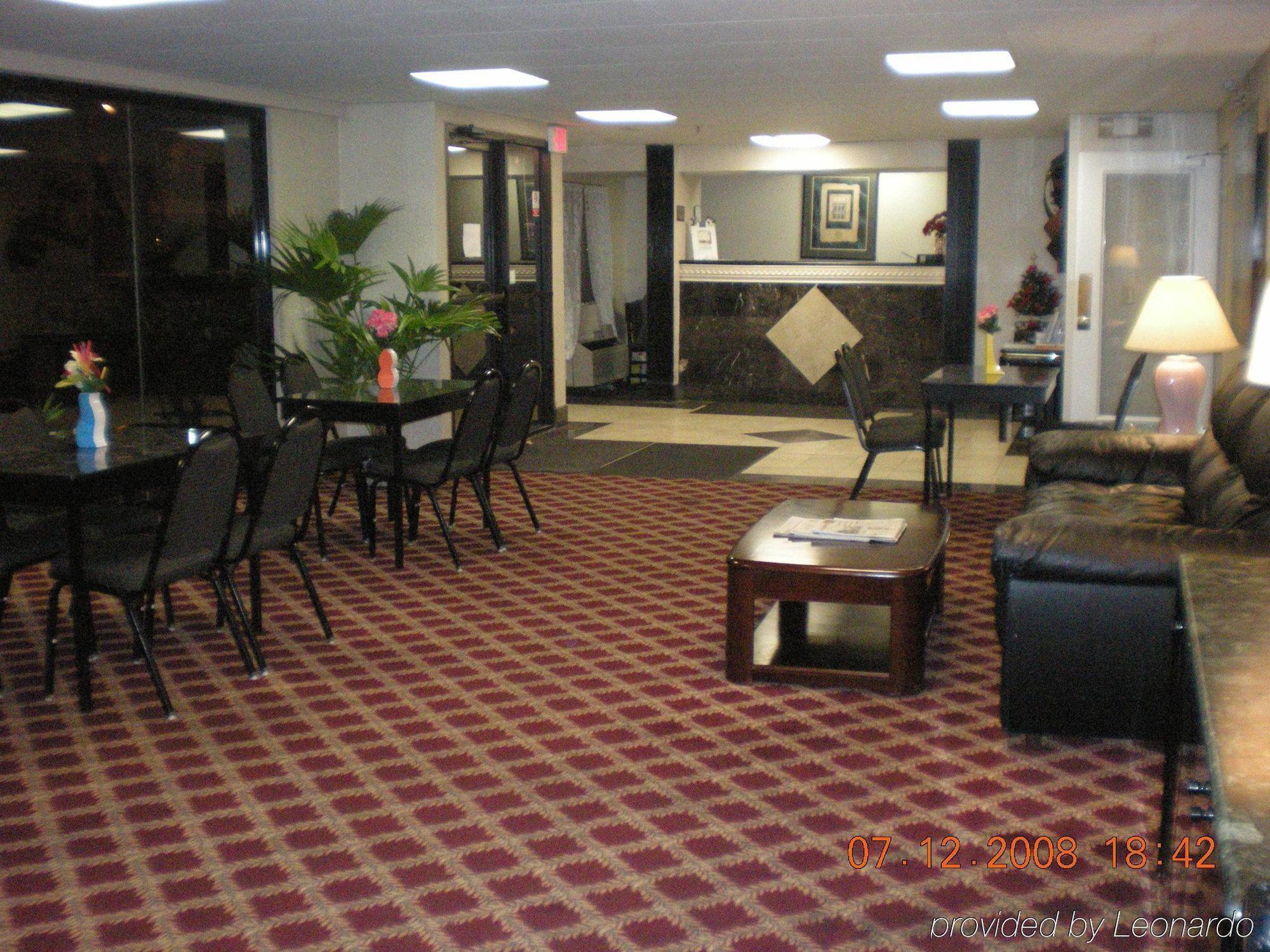 Regency Inn & Suites West Springfield Bagian luar foto