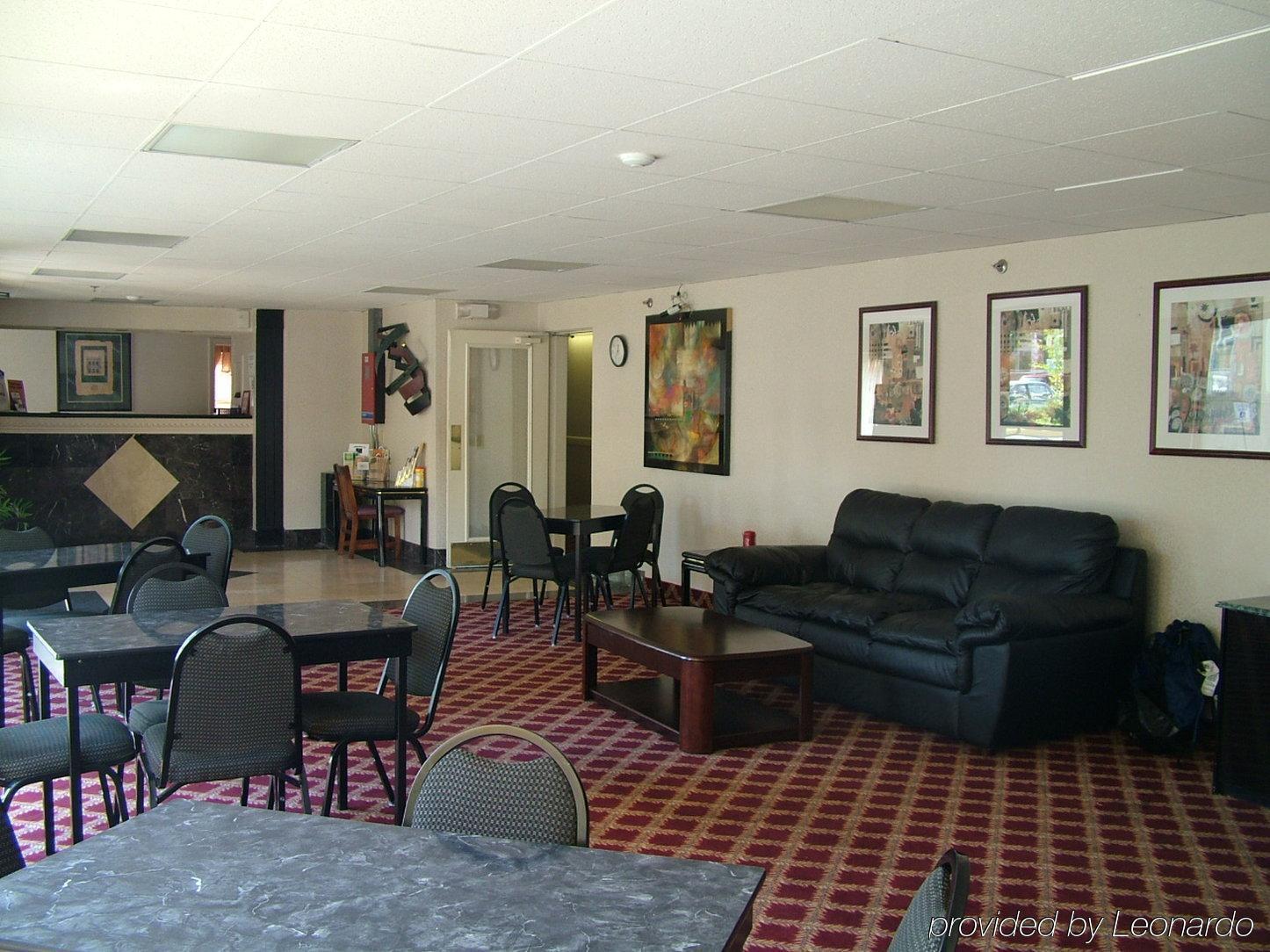 Regency Inn & Suites West Springfield Bagian luar foto