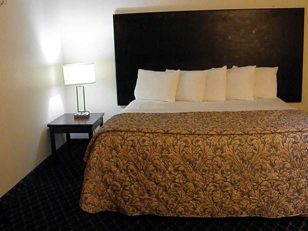 Regency Inn & Suites West Springfield Bagian luar foto