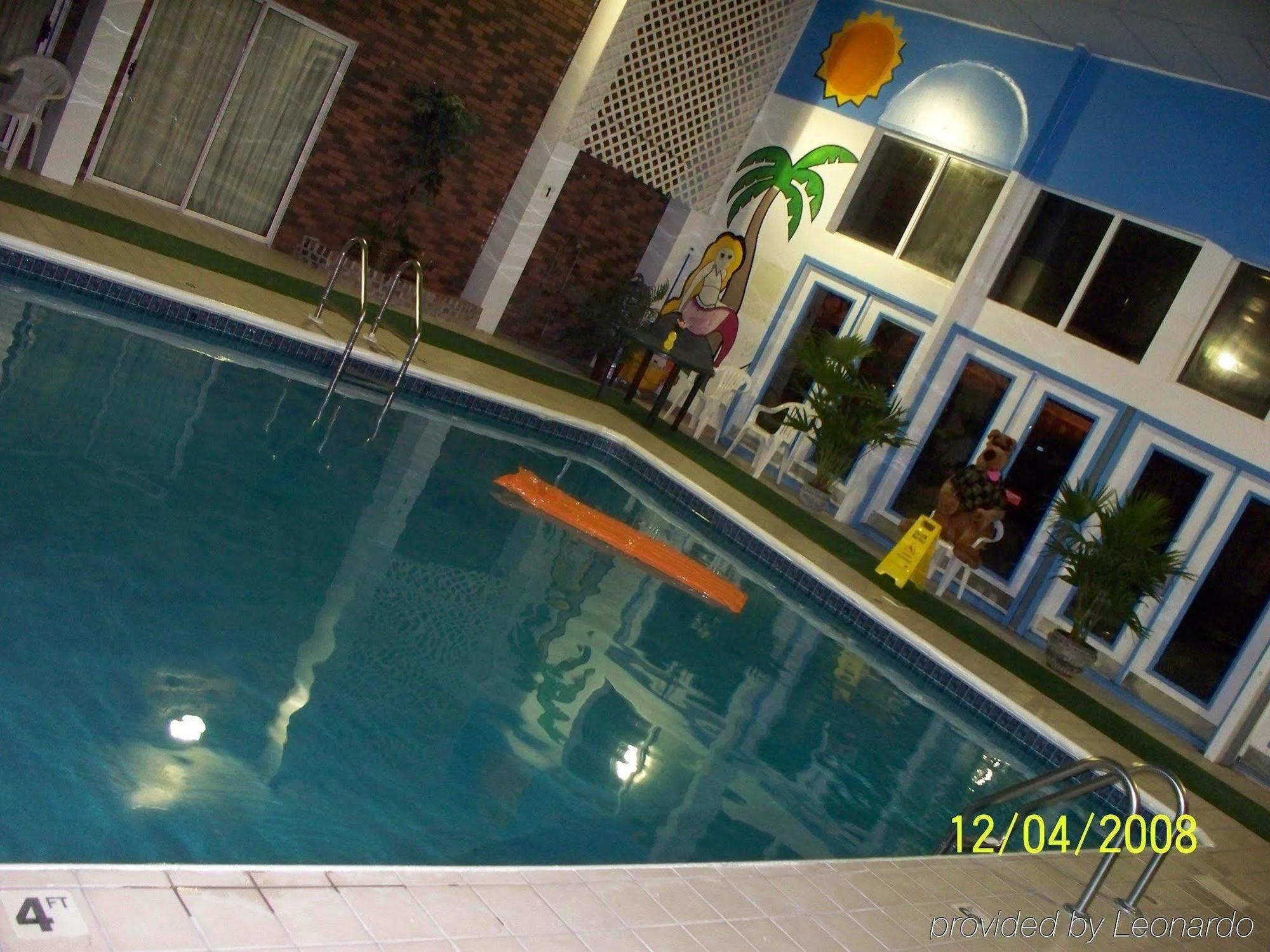 Regency Inn & Suites West Springfield Bagian luar foto